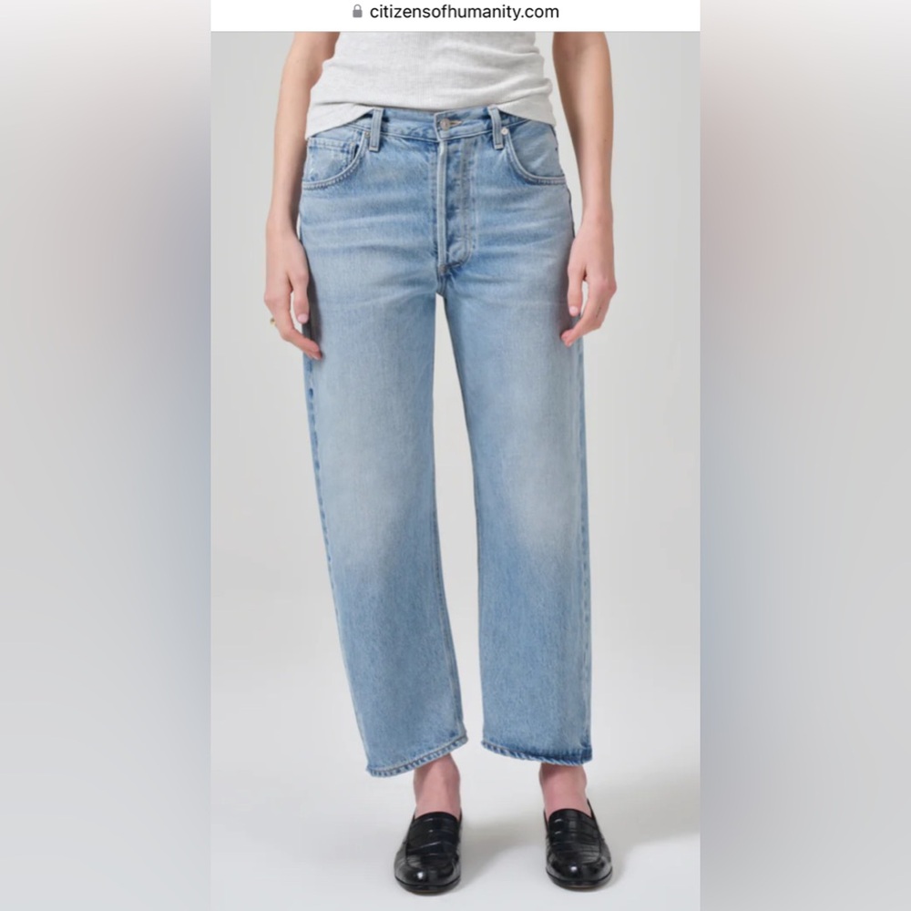 Citizens of humanity Dahlia Bow Leg Baby Roll jeans in light wash size 27
